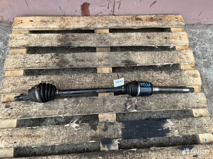 Полуось передняя (приводной вал, шрус) левый