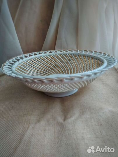 Сухарница, фруктовница, конфетница