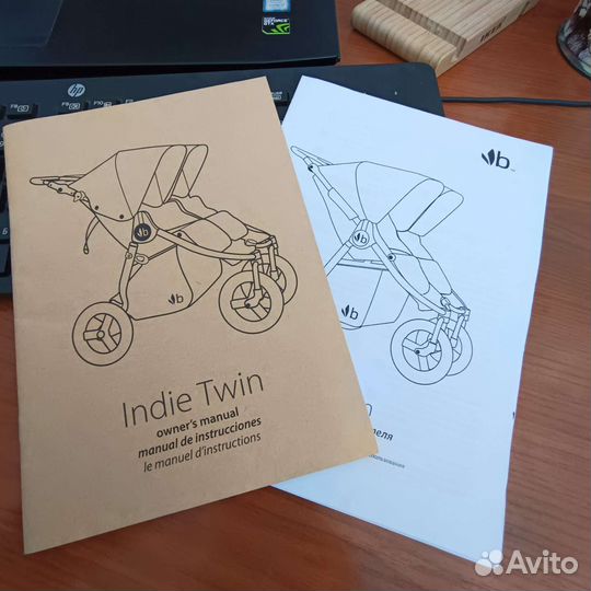 Коляска для двойни bumbleride