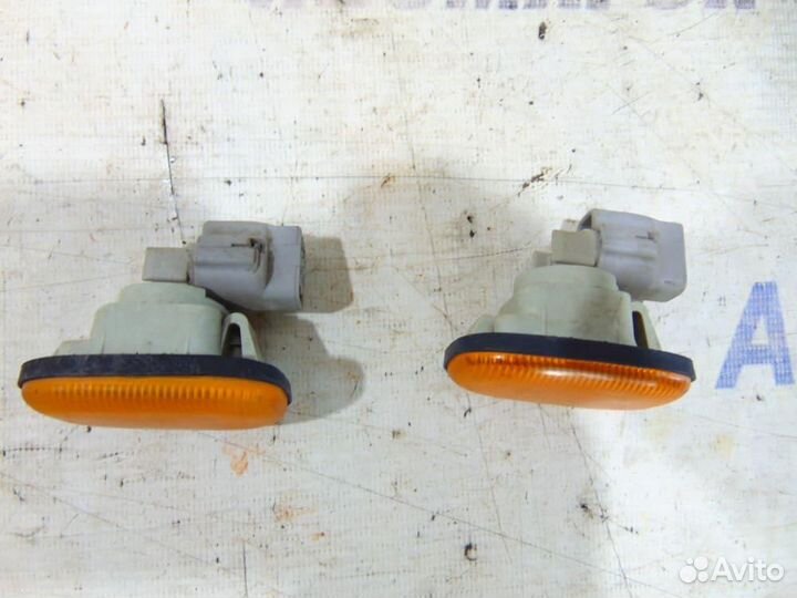 Повторитель на крыло для Toyota Caldina 1998-2002