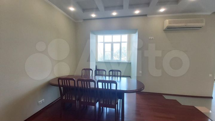 3-к. квартира, 120 м², 4/9 эт.