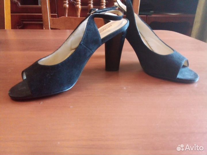 Босоножки 38 размер замшевые