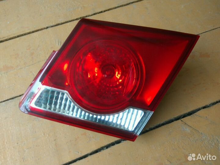Фонарь задний правый наружний