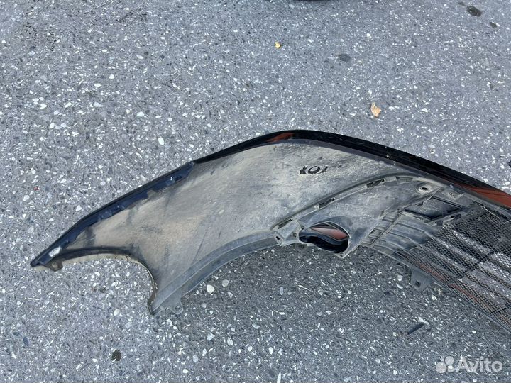 Передний бампер от 70-го камри оригинал