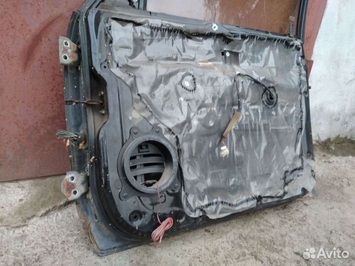 Правая передняя дверь Opel Monterey Isuzu Trooper