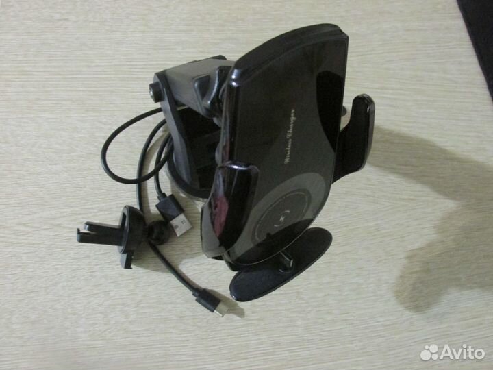 Держатель для телефона с датчиком приближения