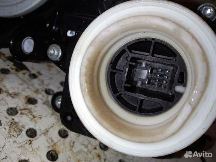 Стеклоподъемник электр. передний левый Toyota Coro