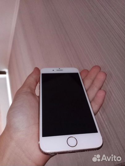 Телефон iPhone 6s