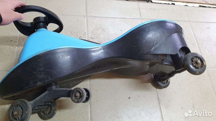 Машинка каталка детская