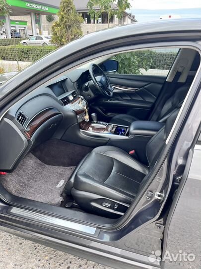 Nissan Fuga, 2010