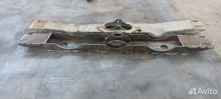 Траверса АКПП jeep grand cherokee ZJ