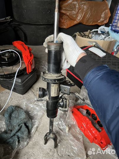 Передний амортизатор на bmw f01