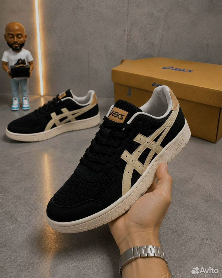 Кроссовки Asics, Минусинск