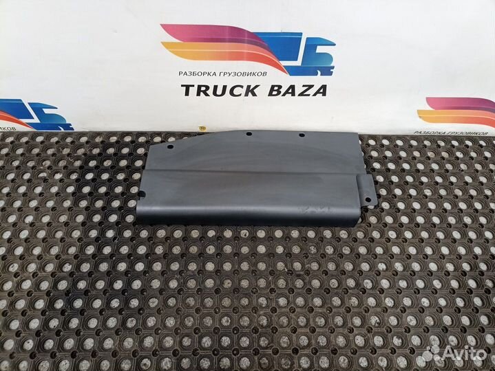 81639030272 Накладка консоли верхней