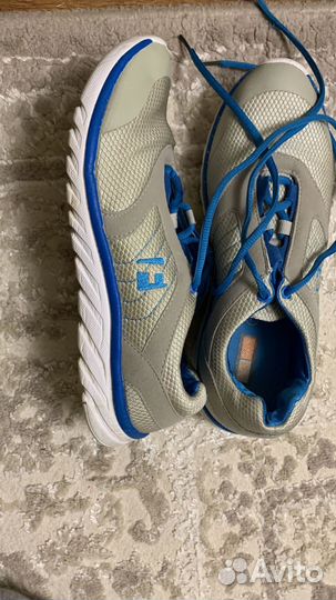 Кроссовки женские