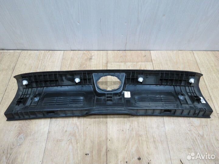 Кожух замка багажника Kia Stinger