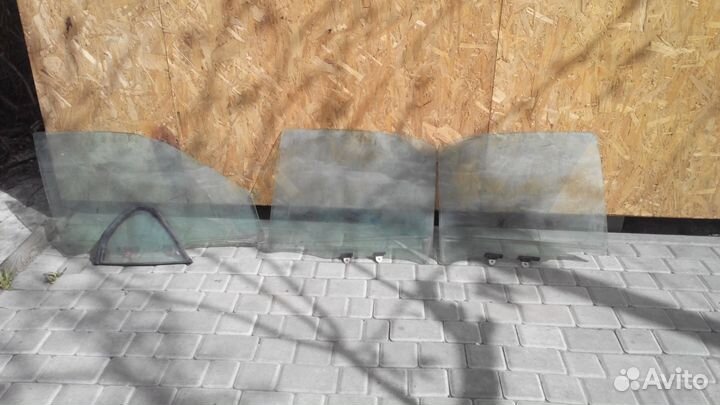 Стекло боковое camry