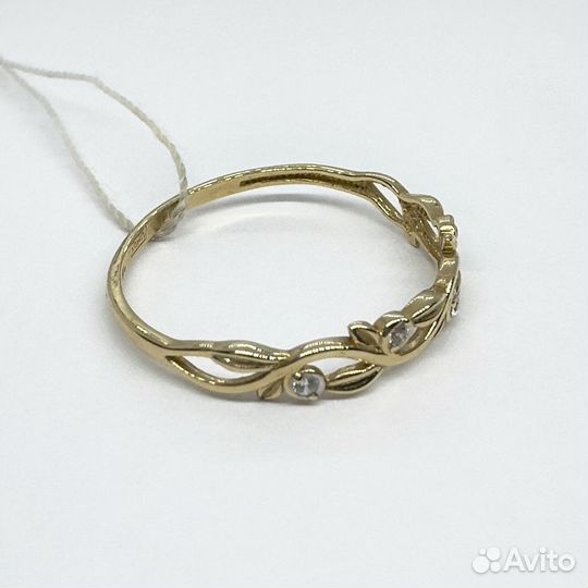 Золотое кольцо с камнем 18,5р