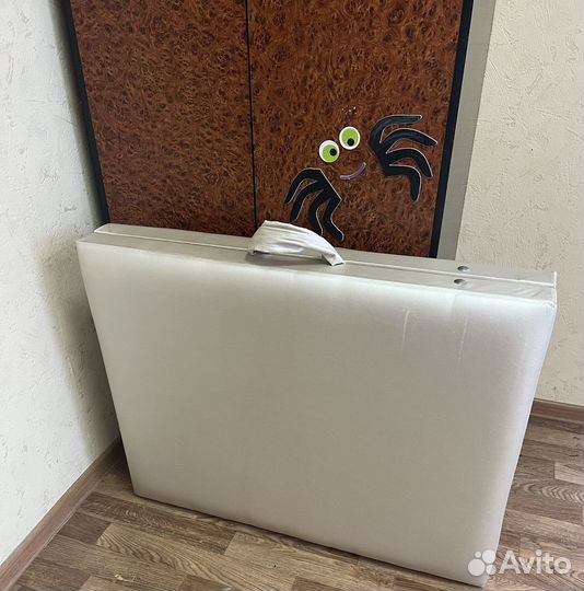 Кушетка для наращивания ресниц