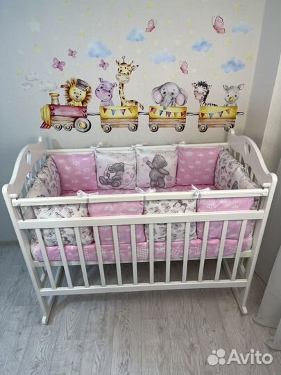 Бортики в кроватку для девочки новые