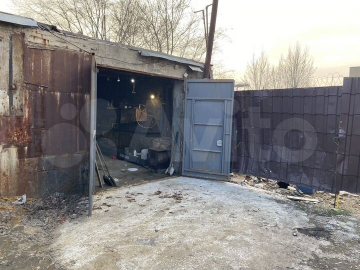 Гараж, > 30 м²