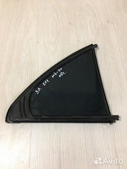 Форточка двери задняя левая Mercedes Benz E300