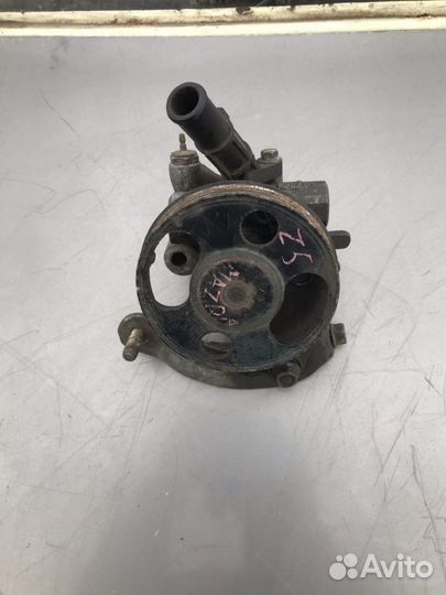 Насос гур Mazda Z5 323 Familia