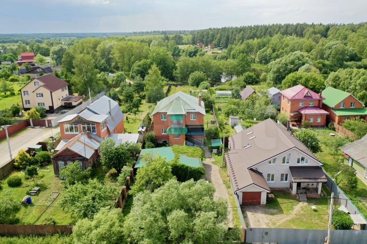 Дом 281 м² на участке 17 сот.