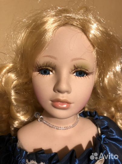 Фарфоровая кукла коллекционная Porselain Doll
