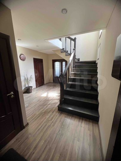 Дом 288,7 м² на участке 7,71 га