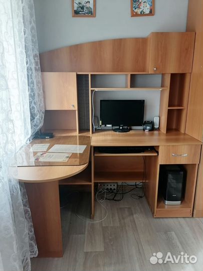 Компьютерный стол