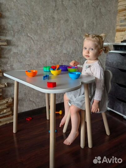 Детский стол и стул новые