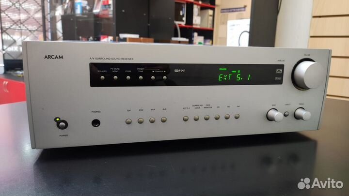 Ресивер Arcam AVR-100