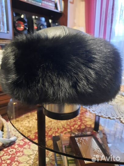 Шапка женская кожаная