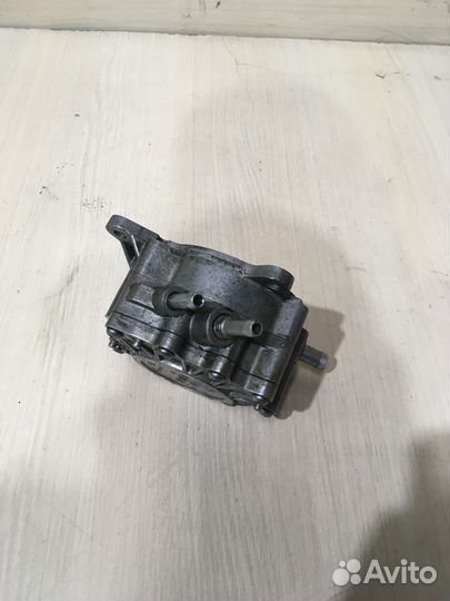 Насос вакуумный 03G145209C VW Ауди А6 С6