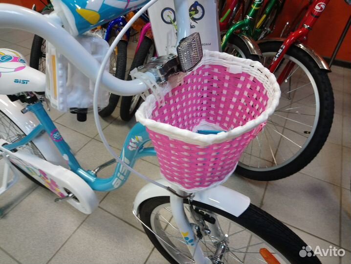 Велосипед красивый,качественный aist skye 18