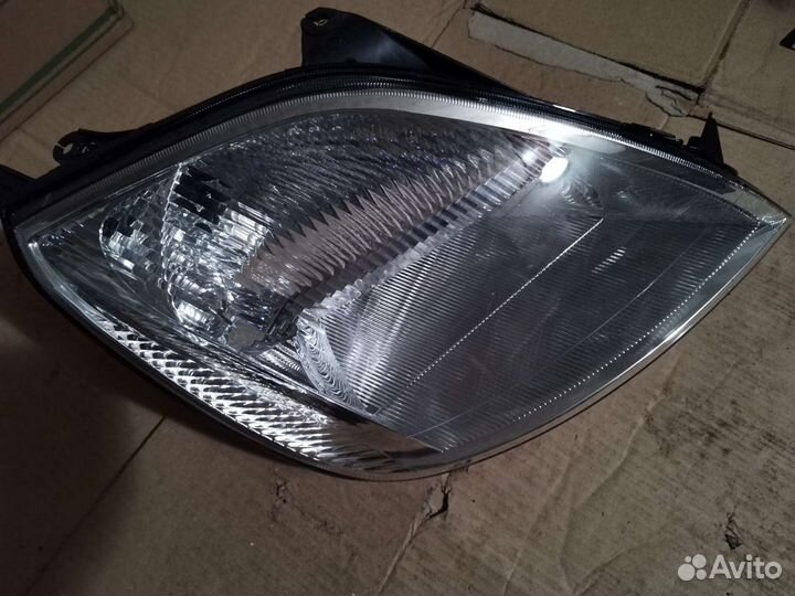 Фара правая форд фиеста 2002
