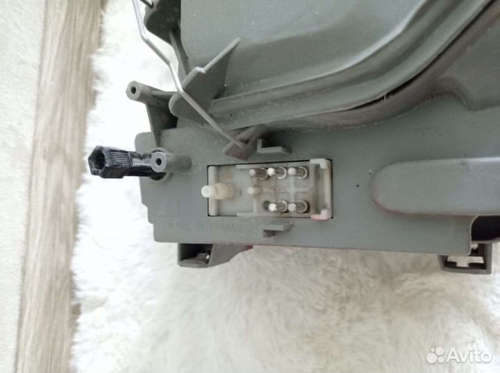 Фара на mercedes 124