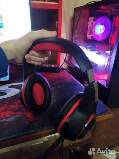 Наушники с микрофоном