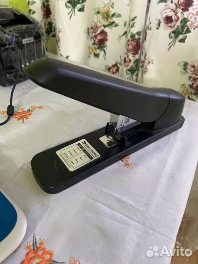 Степлер офисный