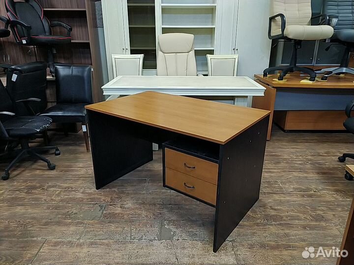 Стол письменный б/у 120х74х75 с тумбой 03446П-олч