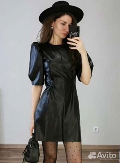 Платье из искусственной кожи