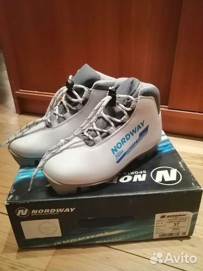 Лыжные ботинки