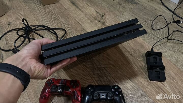 Sony playstation 4 pro 1Tb 2 геймпада+ з/у станция