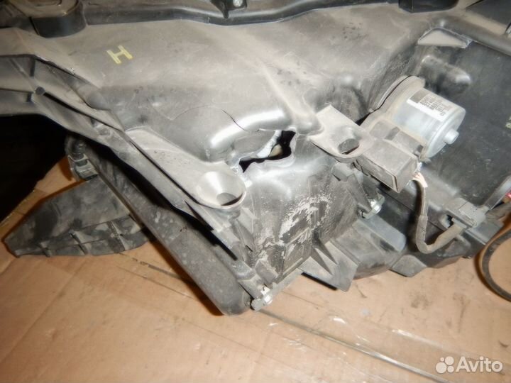 Фара правая Toyota Land Cruiser Prado 150 17-20