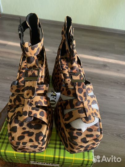 Босоножки женские 38 размер
