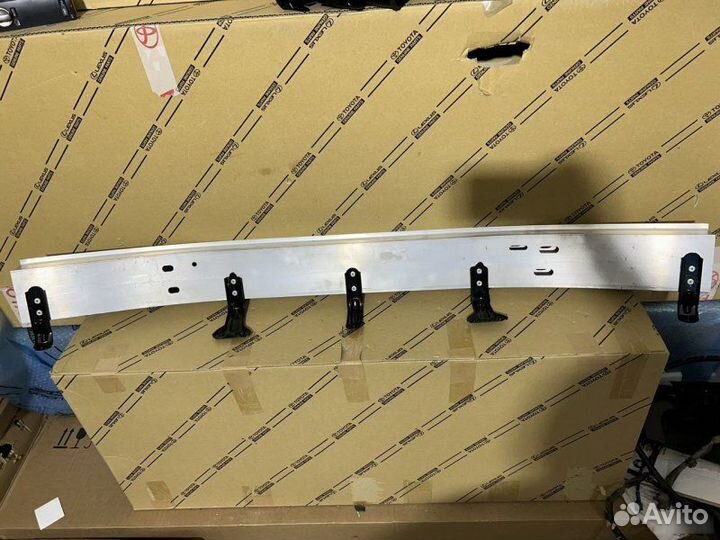 Усилитель, балка передний Toyota Land Cruiser