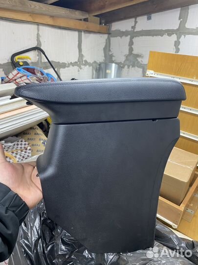 Подлокотник mitsubishi outlander 3