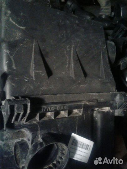 Корпус воздушного фильтра toyota Yaris 2005-2011