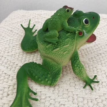 Игрушка - лягушка резиновая